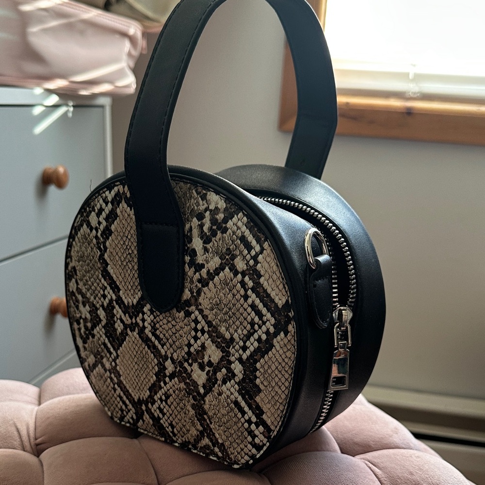 Chic Snakeskin Patterned Women's Bag